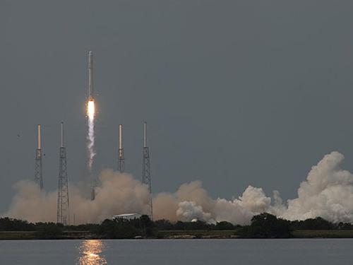 Falcon 9 Flight 1 - liftoff